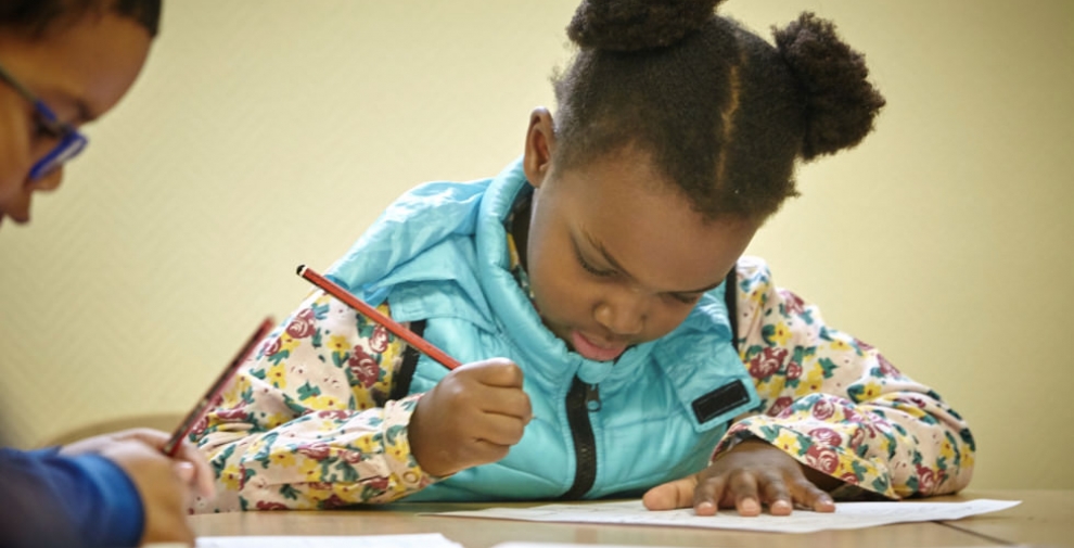Maintenant ou plus tard : quand les enfants doivent-ils apprendre l&rsquo;anglais ?